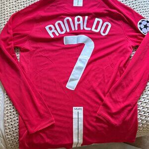 Manchester United Ronaldo CR7 Red Home Long Sleeve Jersey AIG UCL Nike - Small